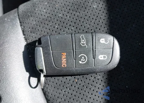 2015 Jeep Grand Cherokee Altitude z USA, uszkodzony, nr VIN 1C4RJFAG9FC924558